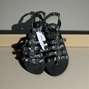 🌻NEW w.tags Arizona Love Trekky Flat Spartiate Black & White Bandana | Size 37